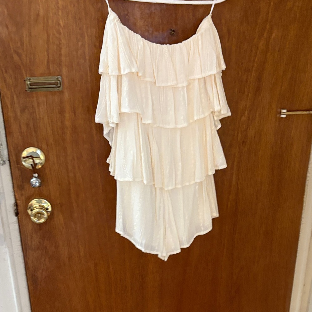 Express Ivory Textured Strapless Romper - Picture 4 of 4